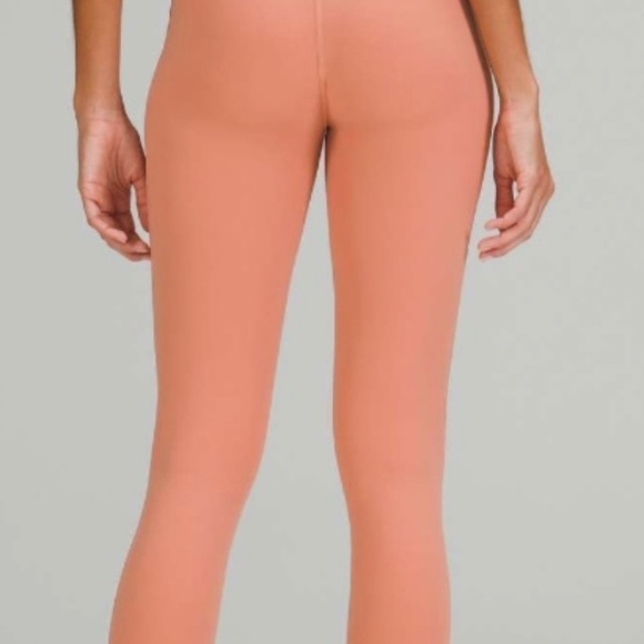 Lululemon Align High-Rise Crop - Picture 2 of 9